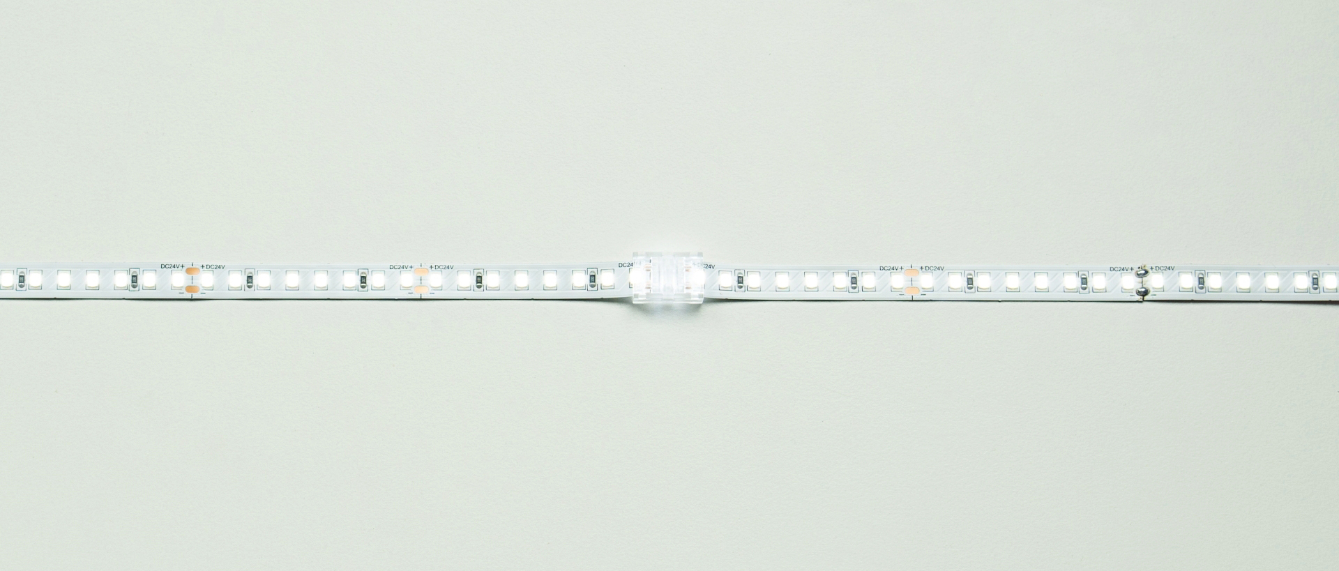 Schéma zapojení LED pásků pomocí jednostranného konektoru